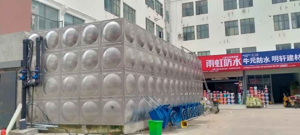 浙東輕紡城市場(chǎng)搬遷新址消防改造項(xiàng)目由寧波新寶聚供水設(shè)備有限公司供應(yīng)安裝寶聚不銹鋼水箱、消防泵噴淋泵設(shè)備